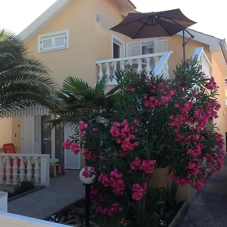Vujic Apartament Vir